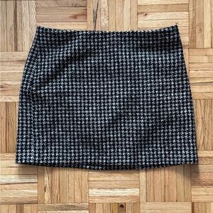 H&M Black & White Houndstooth Mini Skirt